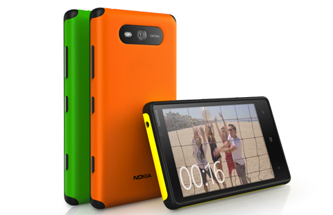 Đặt trước Nokia Lumia 820 nhận ngay quà khủng